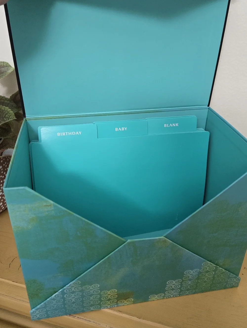 DaySpring/Hallmark Women's Bundle. Organizer Box, Calendar, And Cards. New.